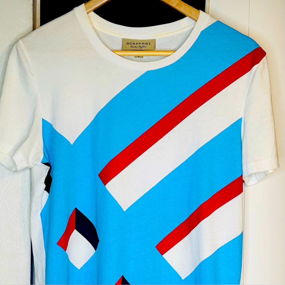 BURBERRY WILMORE GEOMETRIC PRINT
MEDIUM UNISEX PIT 20 L 26 NO SIGNS OF WEAR NICE - Picture 13 of 16